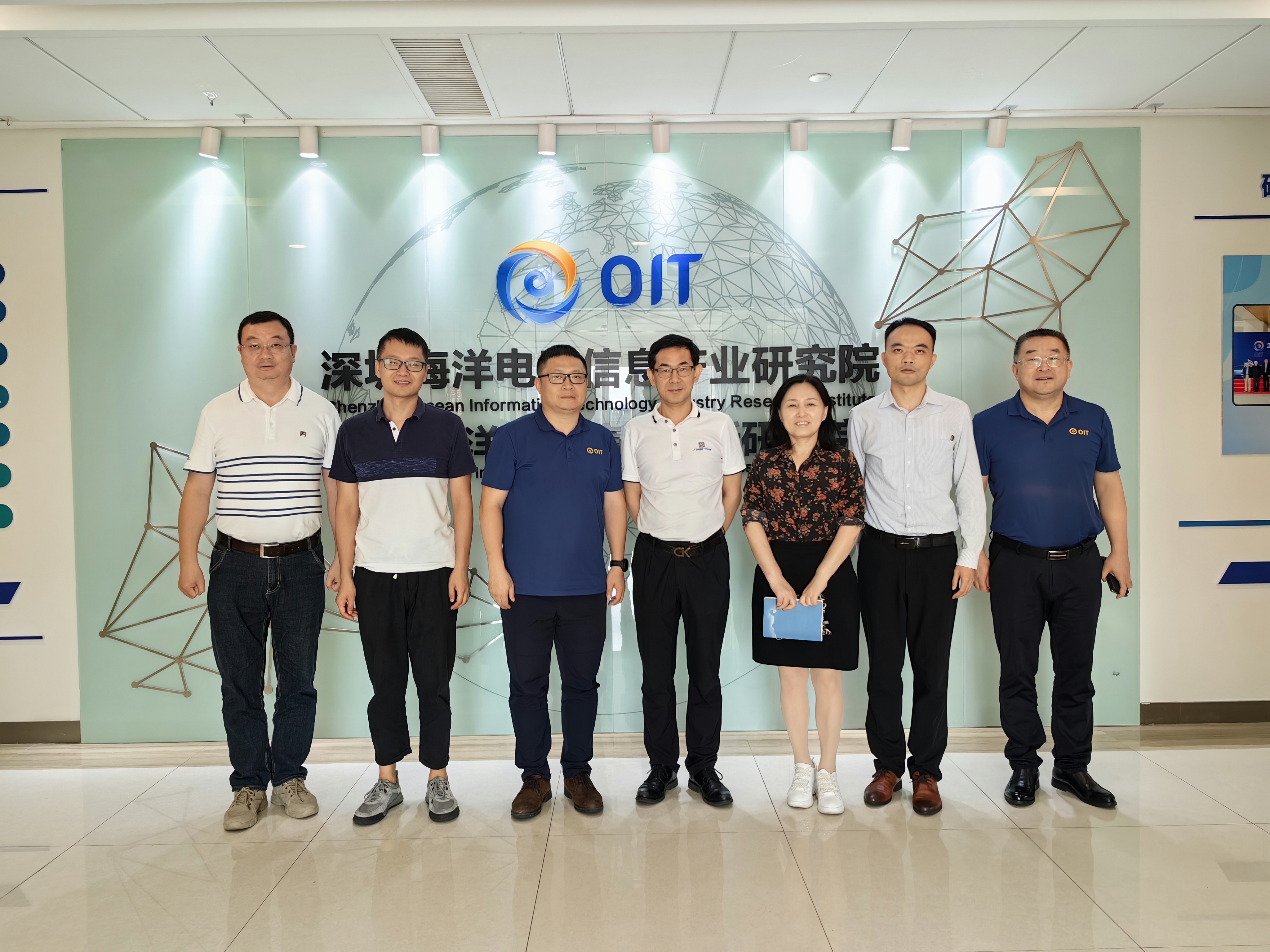 深圳市海洋发展研究促进中心携深圳国家高技术产业创新中心莅临智慧海洋&海洋电子信息产业研究院参观调研(图1) 深圳市海洋发展研究促进中心携深圳国家高技术产业创新中心莅临智慧海洋&海洋电子信息产业研究院参观调研(图1)