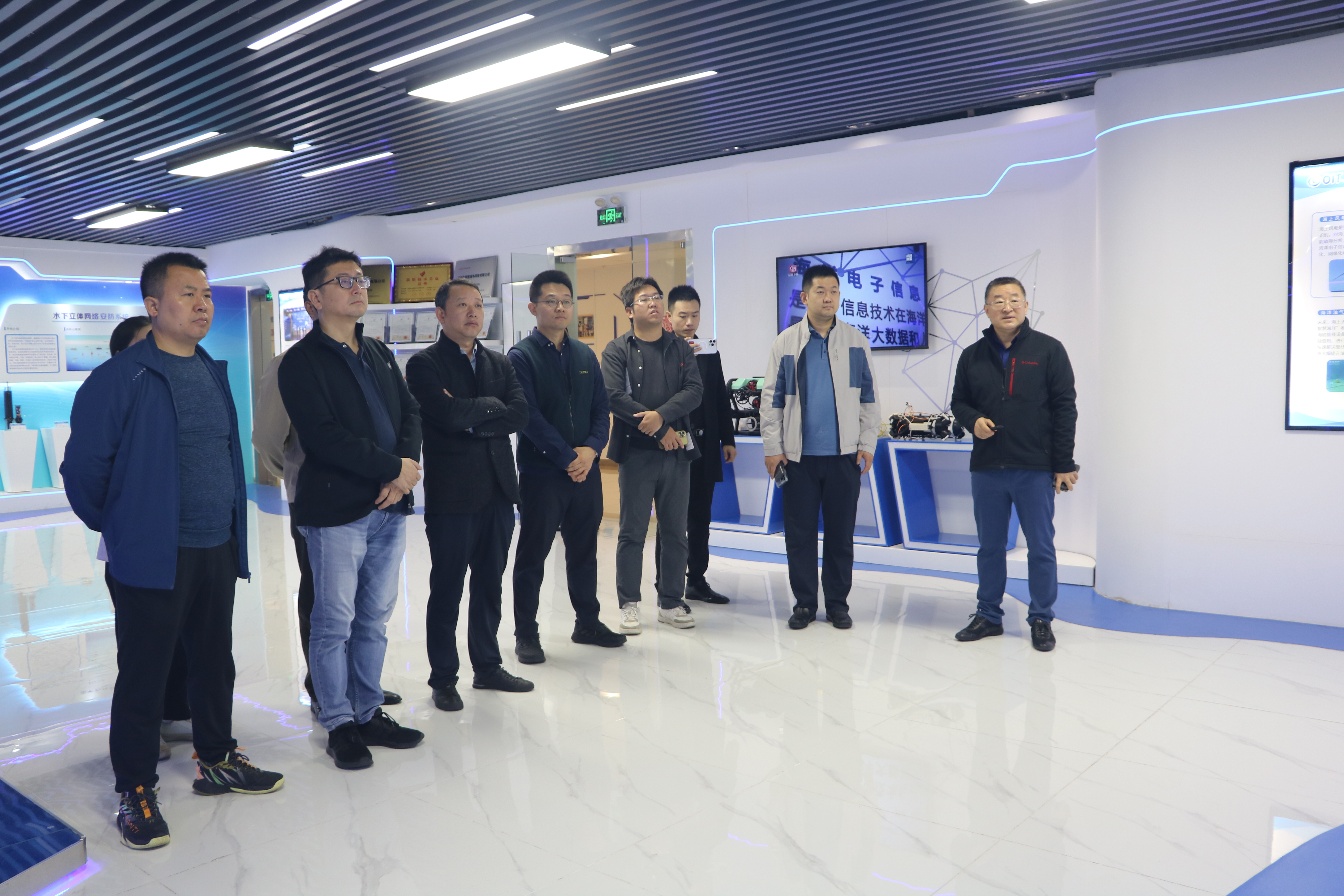 深圳市先进技术转化应用促进会、浙江大学海南研究院、国家技术转移海南中心组团莅临海洋电子信息产业研究院调研(图1) 深圳市先进技术转化应用促进会、浙江大学海南研究院、国家技术转移海南中心组团莅临海洋电子信息产业研究院调研(图1)