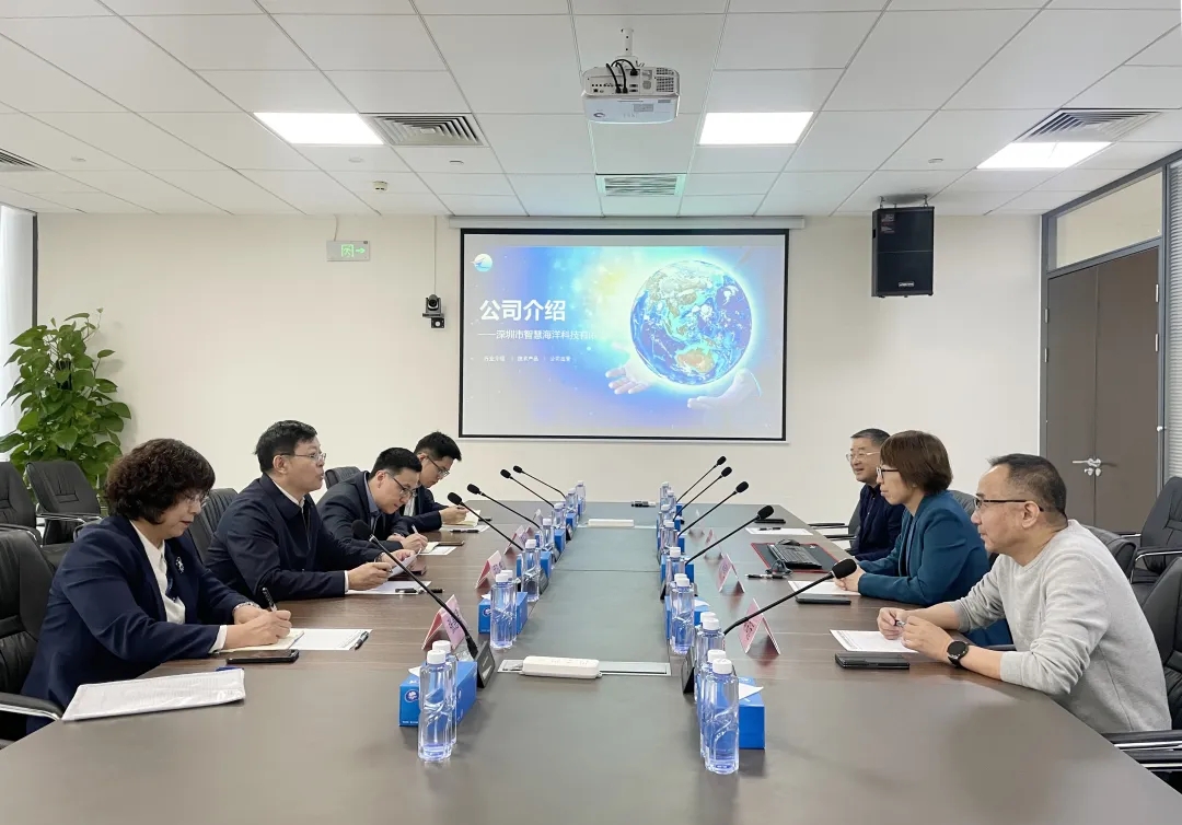 青岛市海洋发展局局长孟庆胜赴智慧海洋&研究院参观交流(图1) 青岛市海洋发展局局长孟庆胜赴智慧海洋&研究院参观交流(图1)