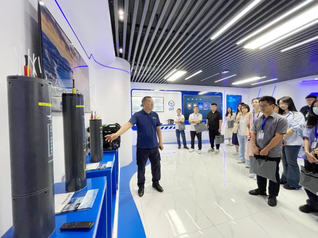 盐田区海洋经济发展破题班调训学员走访智慧海洋&产业研究院交流学校(图1) 盐田区海洋经济发展破题班调训学员走访智慧海洋&产业研究院交流学校(图1)